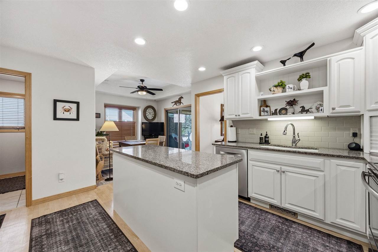 32 Donegal Place Iowa City IA 52246-3405