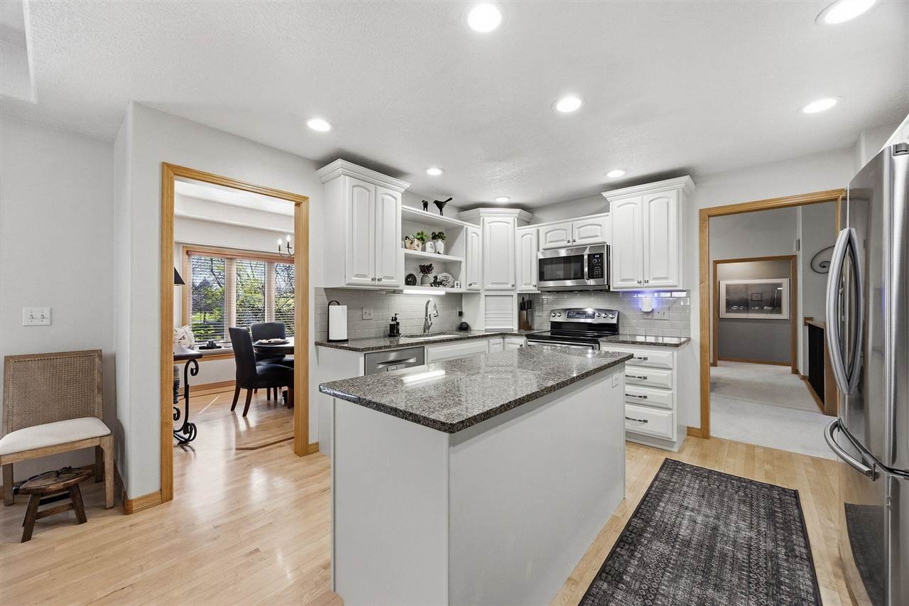 32 Donegal Place Iowa City IA 52246-3405