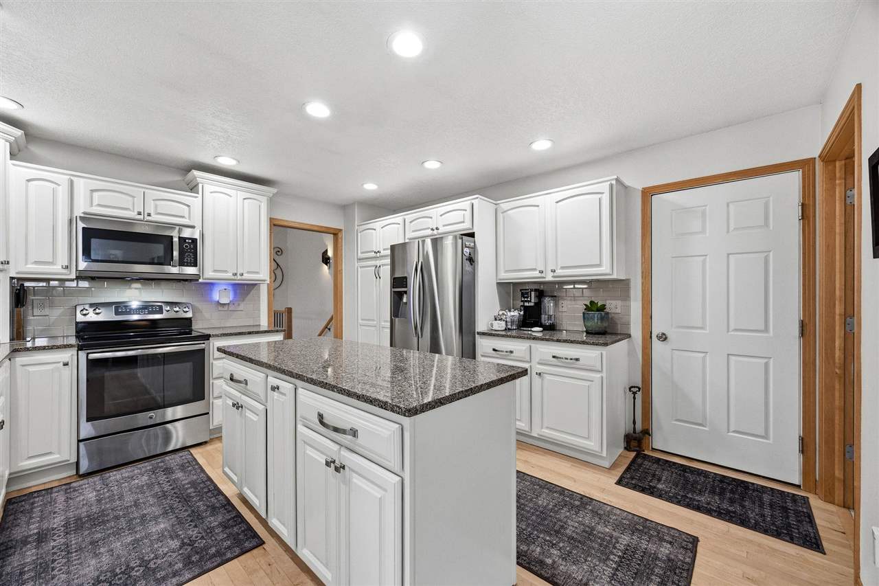 32 Donegal Place Iowa City IA 52246-3405