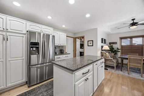 32 Donegal Place Iowa City IA 52246-3405