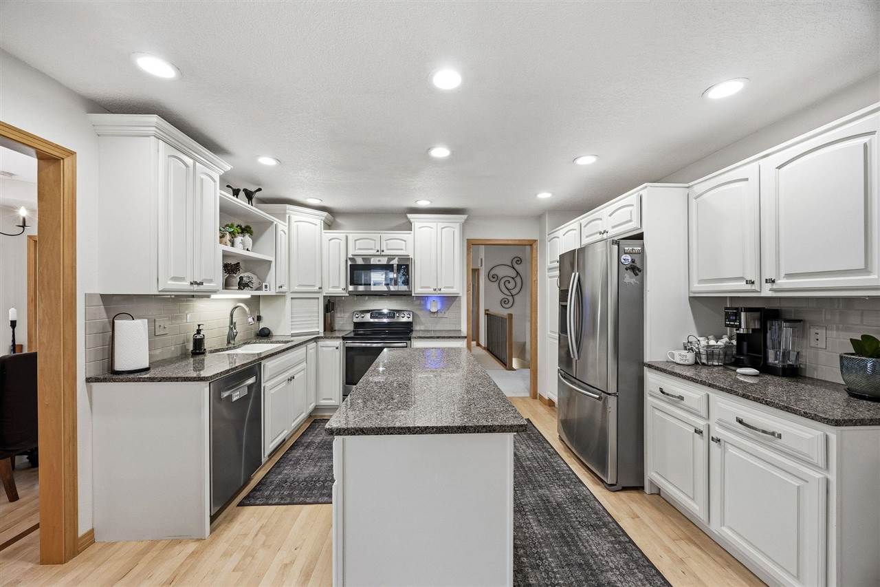 32 Donegal Place Iowa City IA 52246-3405