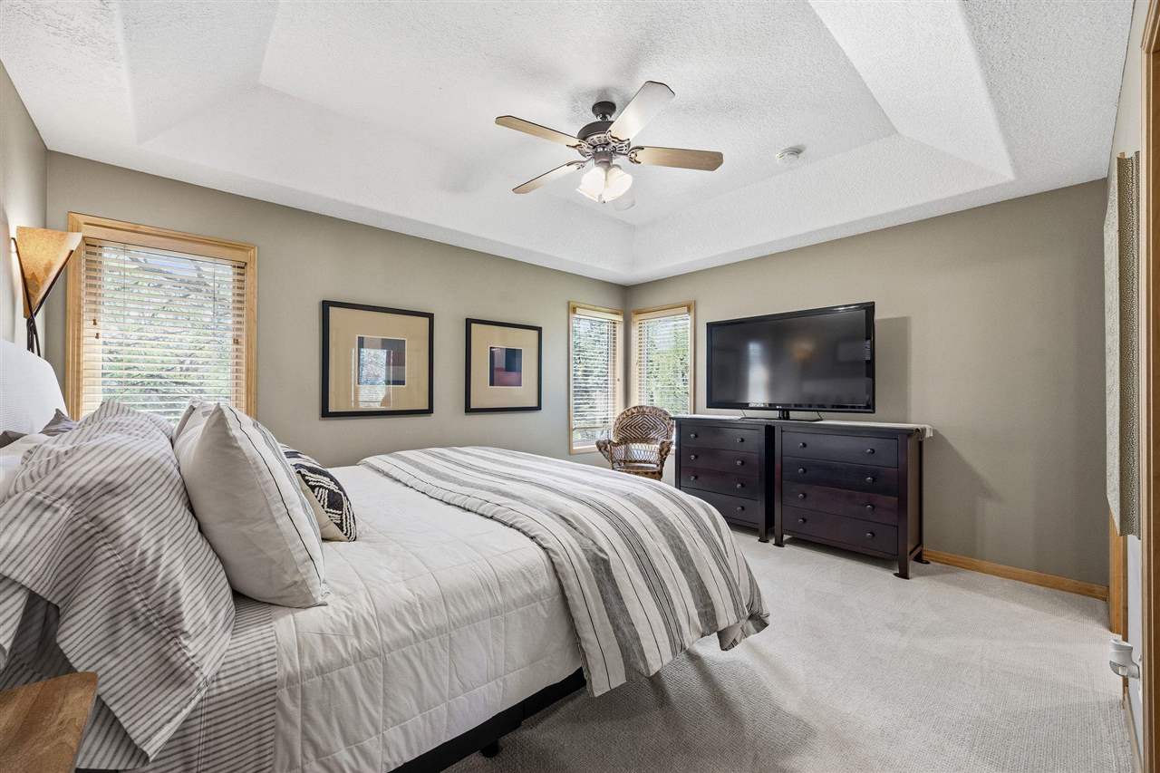 32 Donegal Place Iowa City IA 52246-3405