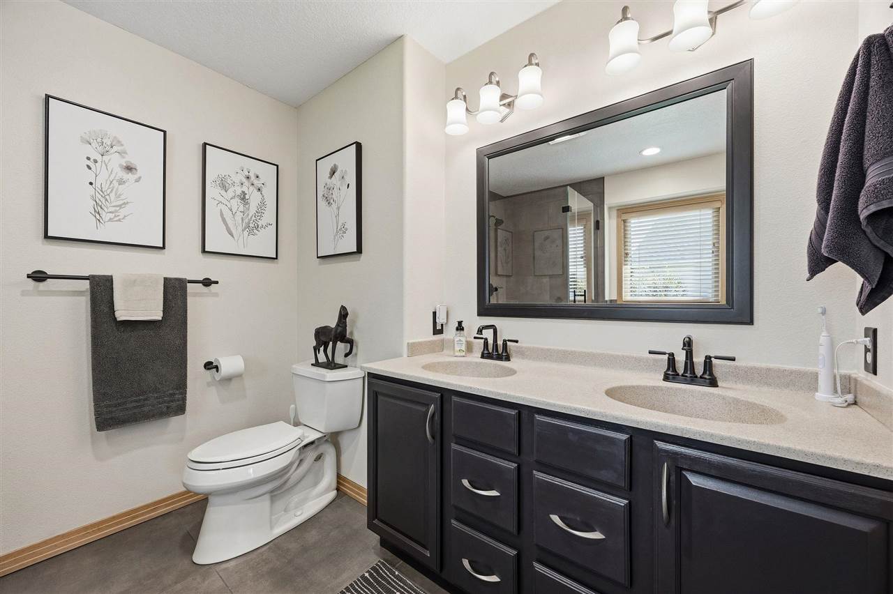 32 Donegal Place Iowa City IA 52246-3405