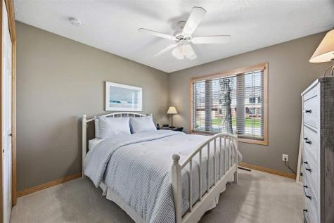 32 Donegal Place Iowa City IA 52246-3405
