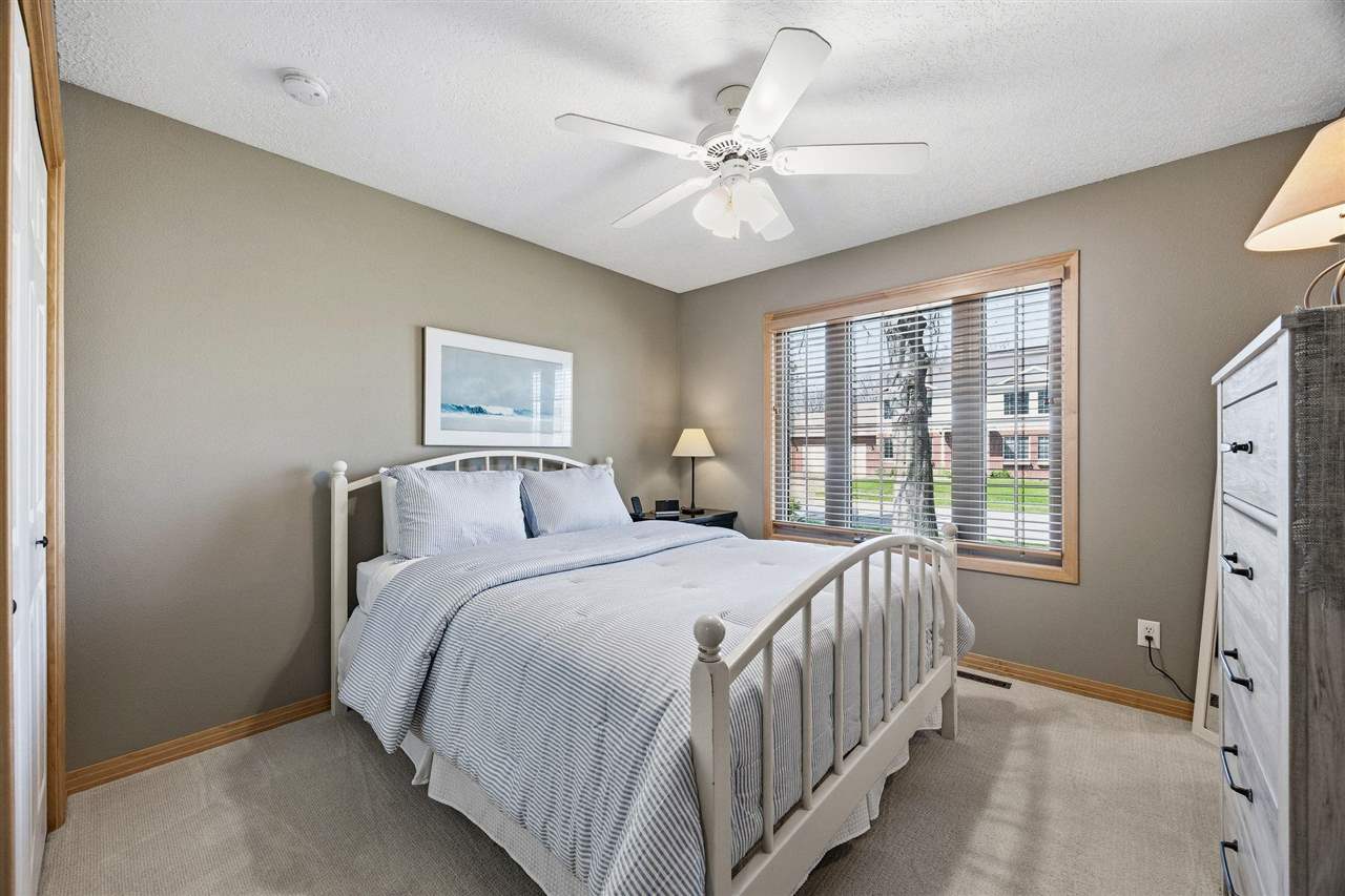 32 Donegal Place Iowa City IA 52246-3405
