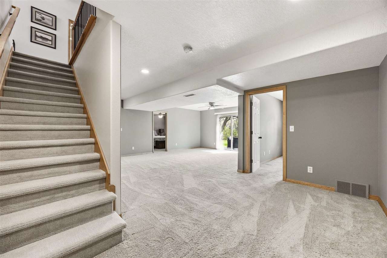 32 Donegal Place Iowa City IA 52246-3405