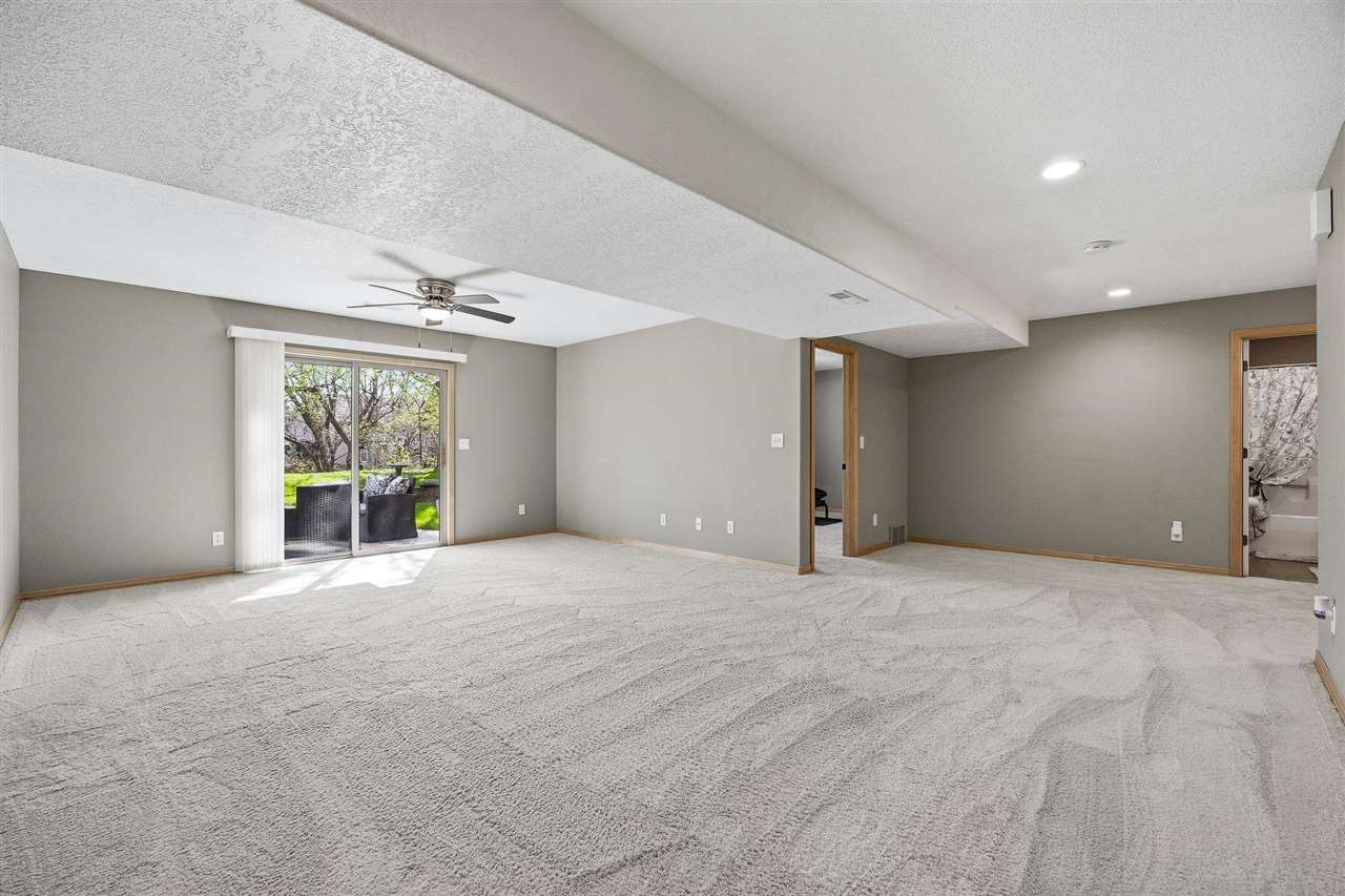 32 Donegal Place Iowa City IA 52246-3405