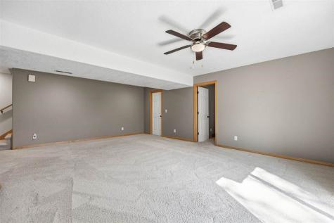 32 Donegal Place Iowa City IA 52246-3405