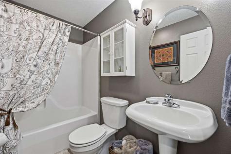 32 Donegal Place Iowa City IA 52246-3405