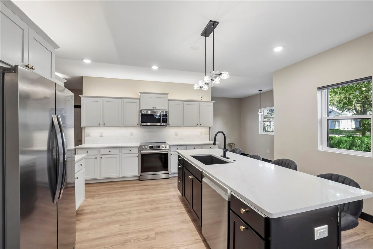316 E Van Buren Washington IA 52353