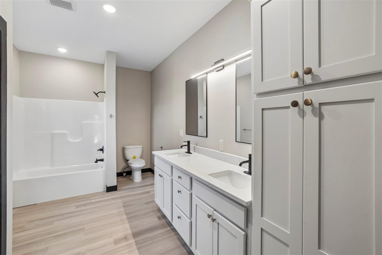 316 E Van Buren Washington IA 52353