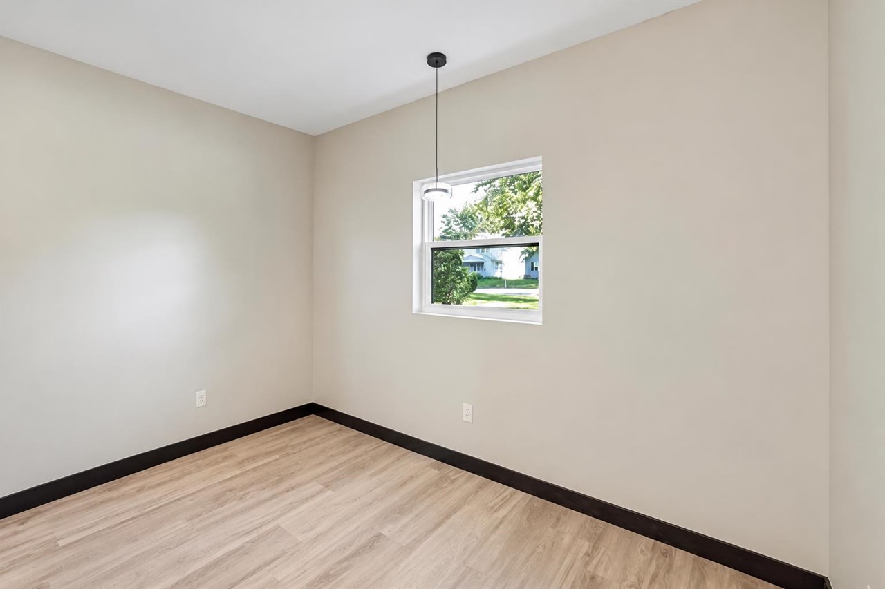 316 E Van Buren Washington IA 52353