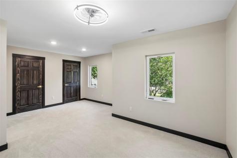 316 E Van Buren Washington IA 52353
