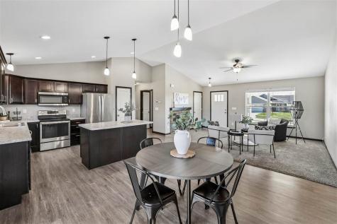 184 Kenton Way Williamsburg IA 52361