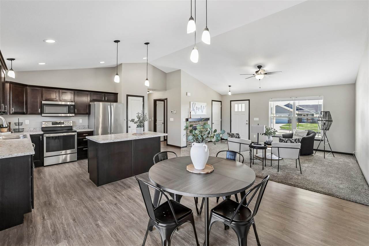 184 Kenton Way Williamsburg IA 52361