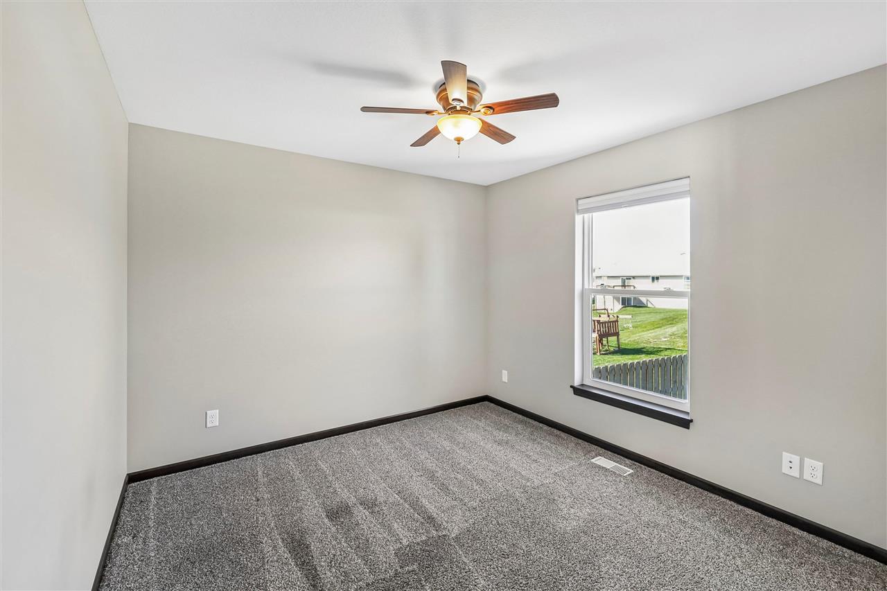 184 Kenton Way Williamsburg IA 52361