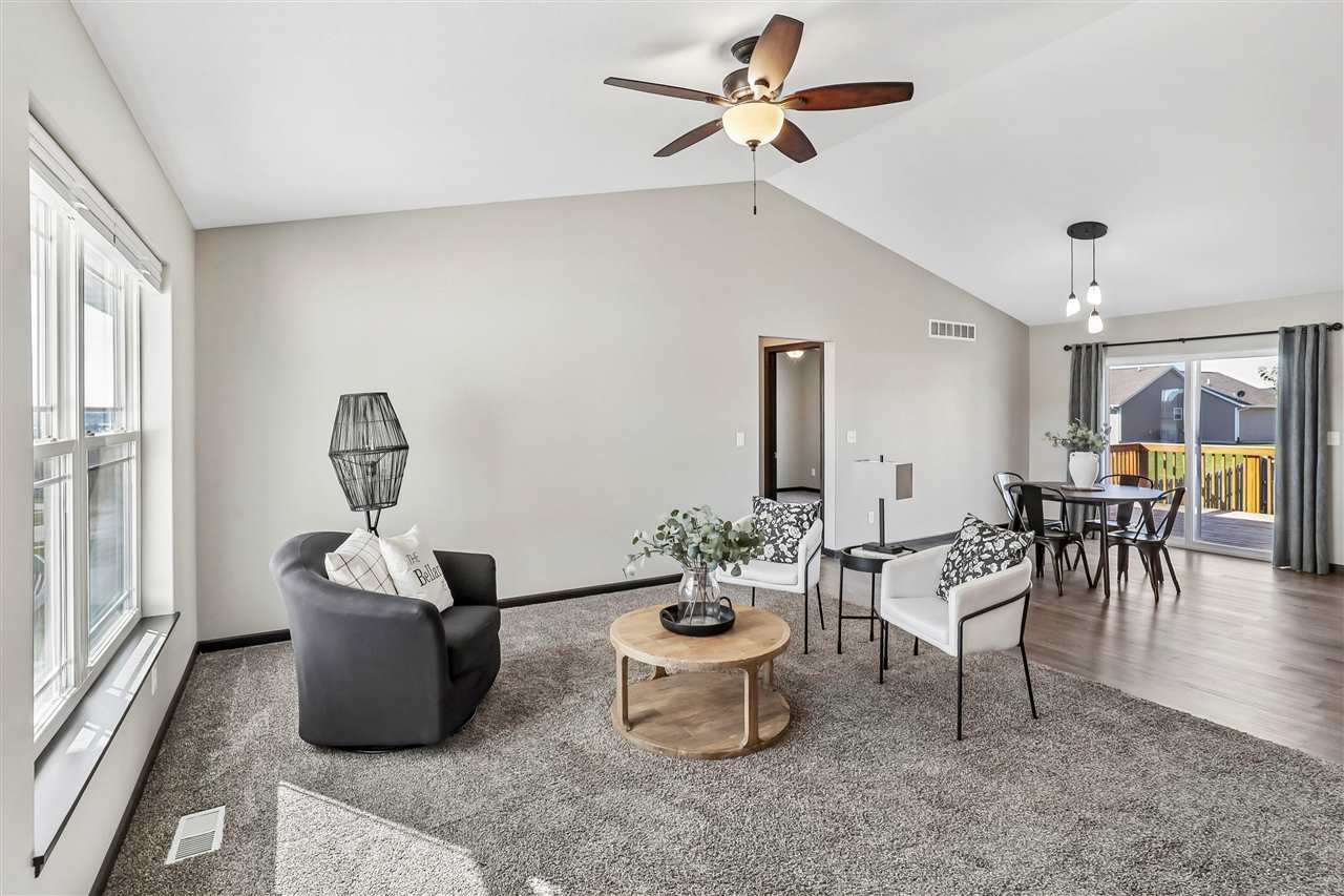 184 Kenton Way Williamsburg IA 52361