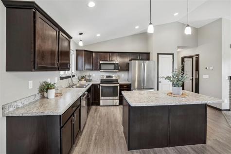 184 Kenton Way Williamsburg IA 52361