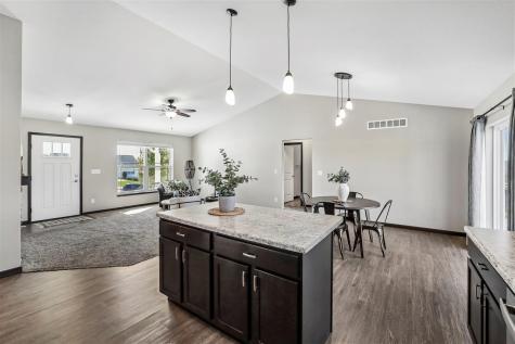 184 Kenton Way Williamsburg IA 52361