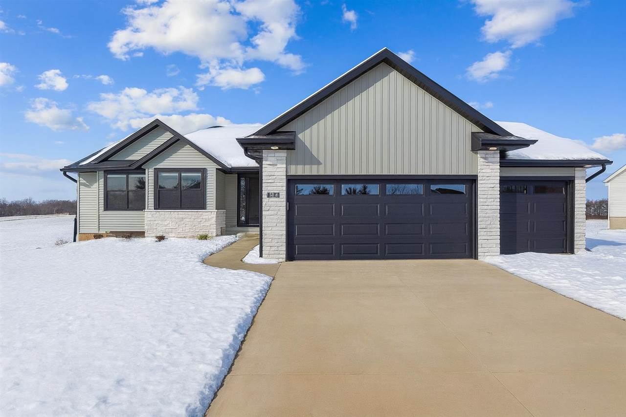 3660 Mclain Way Hiawatha IA 52233