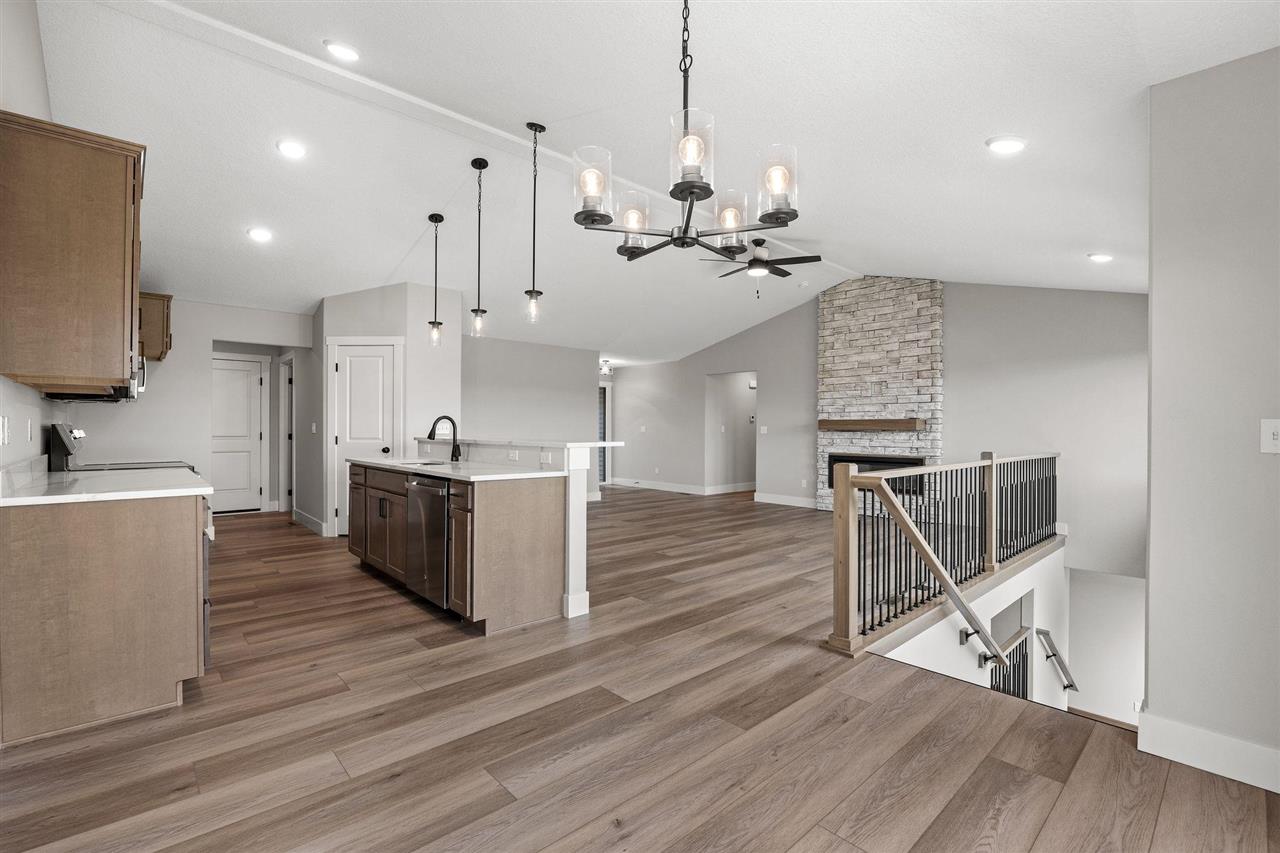 3660 Mclain Way Hiawatha IA 52233