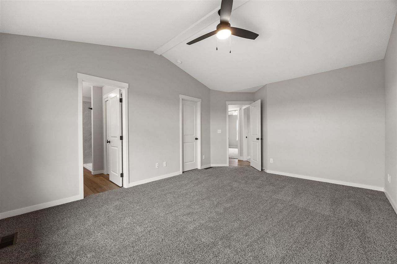 3660 Mclain Way Hiawatha IA 52233