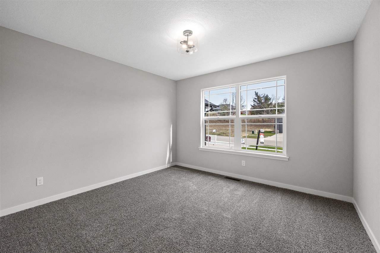 3660 Mclain Way Hiawatha IA 52233