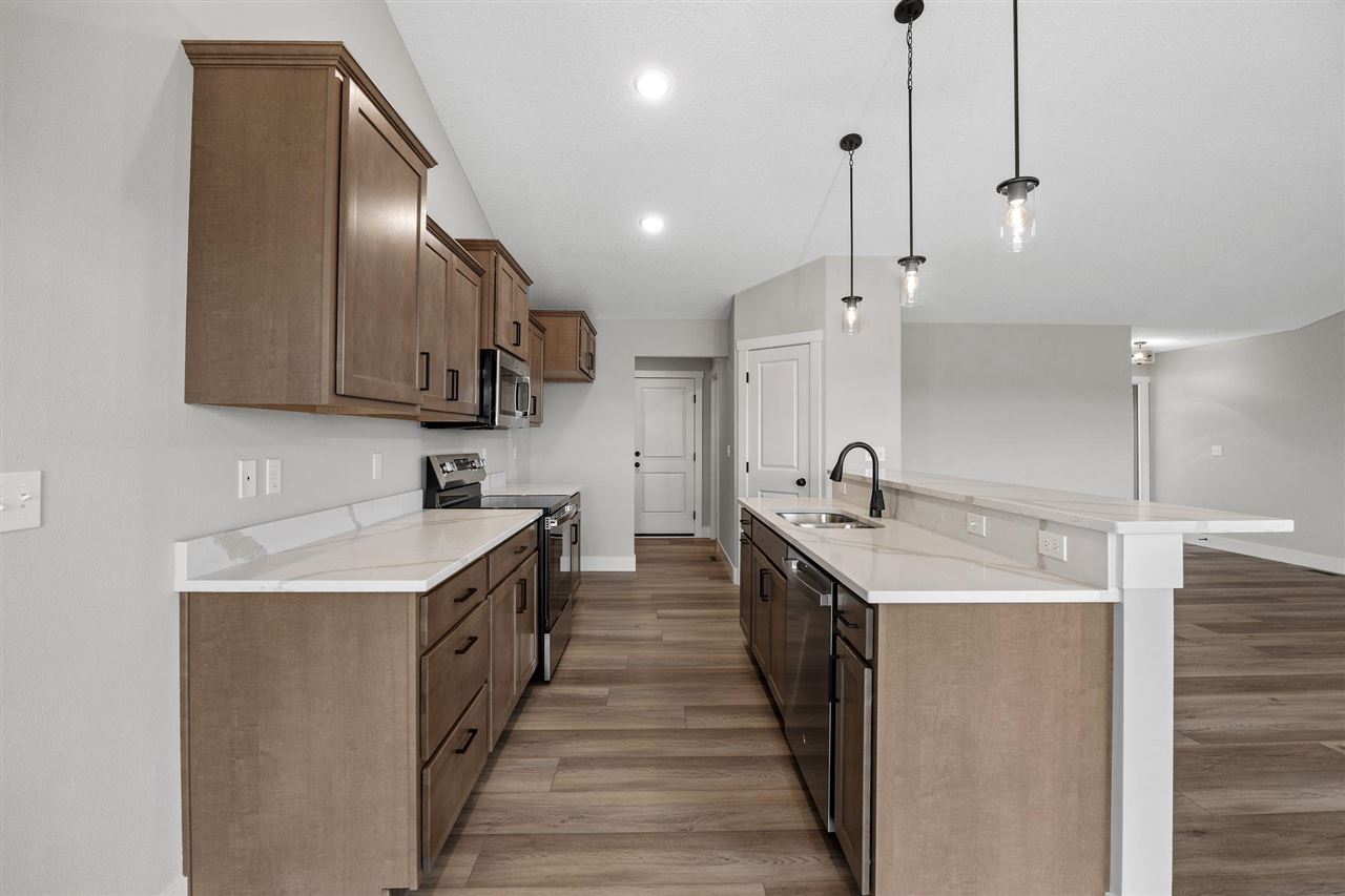 3660 Mclain Way Hiawatha IA 52233