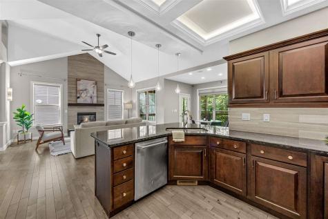 856 Sugar Loaf Circle Iowa City IA 52245