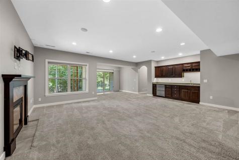 856 Sugar Loaf Circle Iowa City IA 52245