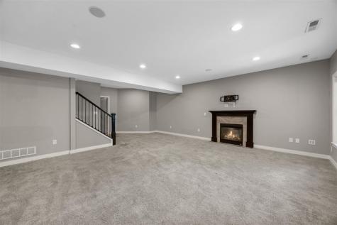 856 Sugar Loaf Circle Iowa City IA 52245