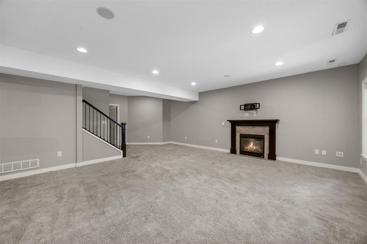 856 Sugar Loaf Circle Iowa City IA 52245
