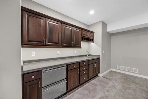 856 Sugar Loaf Circle Iowa City IA 52245