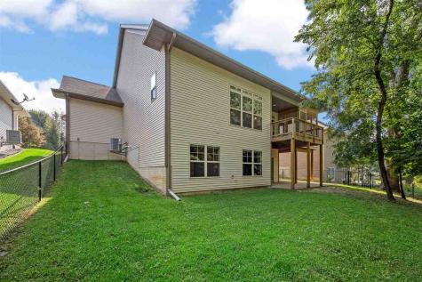 856 Sugar Loaf Circle Iowa City IA 52245