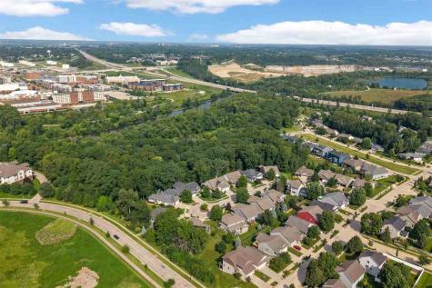 856 Sugar Loaf Circle Iowa City IA 52245