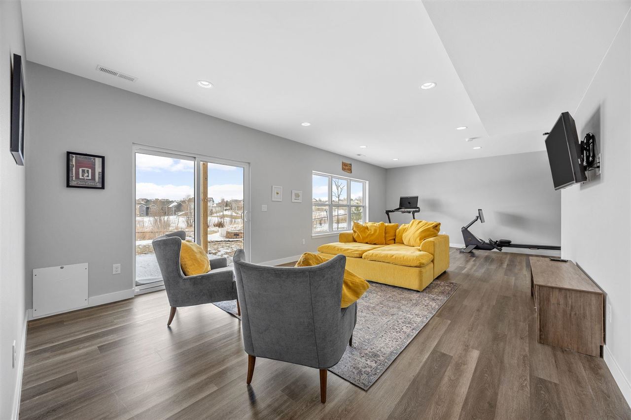 212 Sedona Street Iowa City IA 52246
