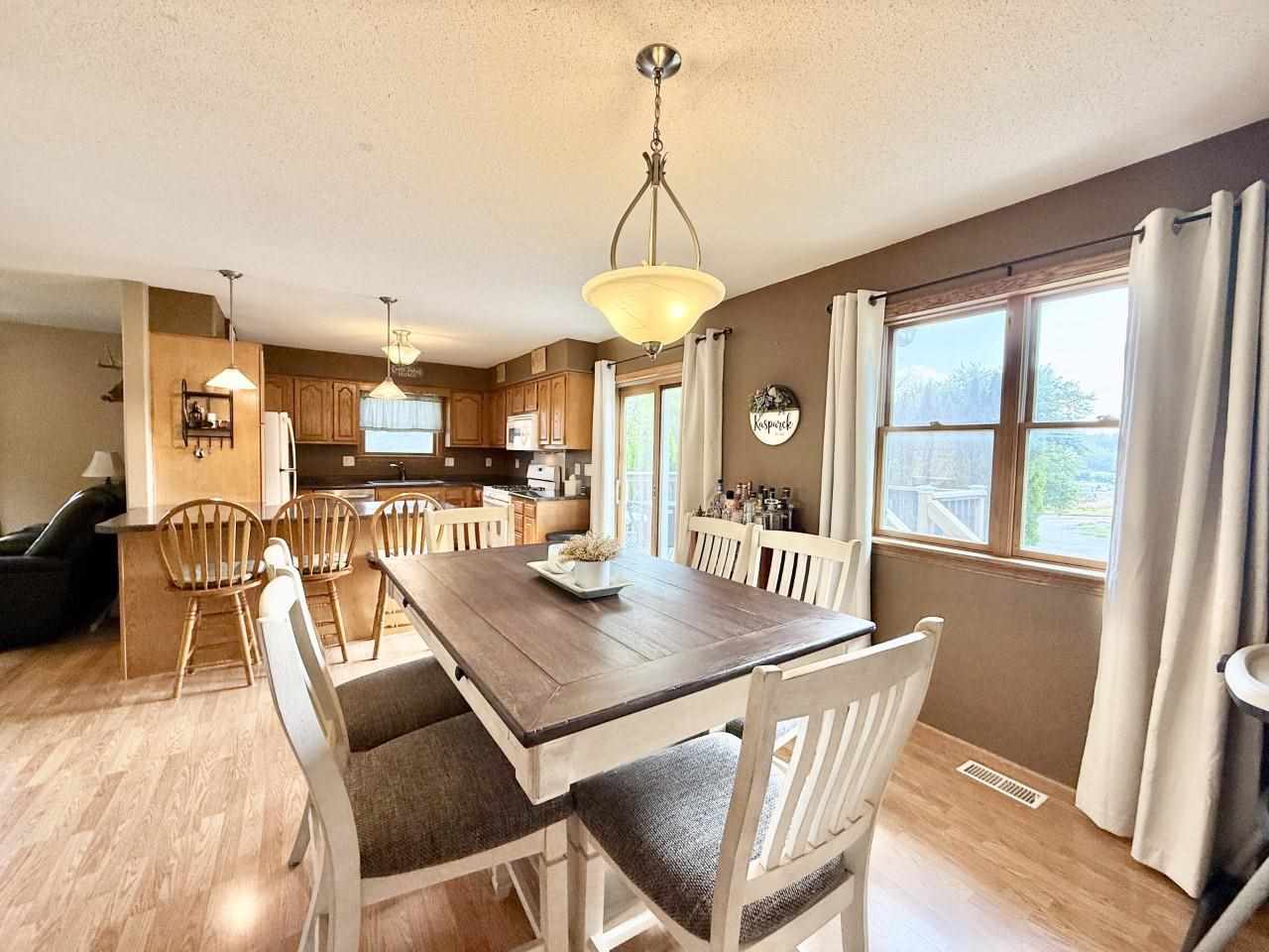 218 S High Avenue Oxford IA 52322
