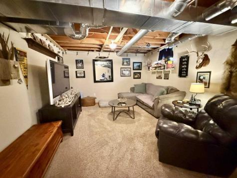 218 S High Avenue Oxford IA 52322