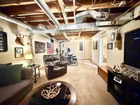 218 S High Avenue Oxford IA 52322
