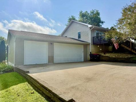 218 S High Avenue Oxford IA 52322