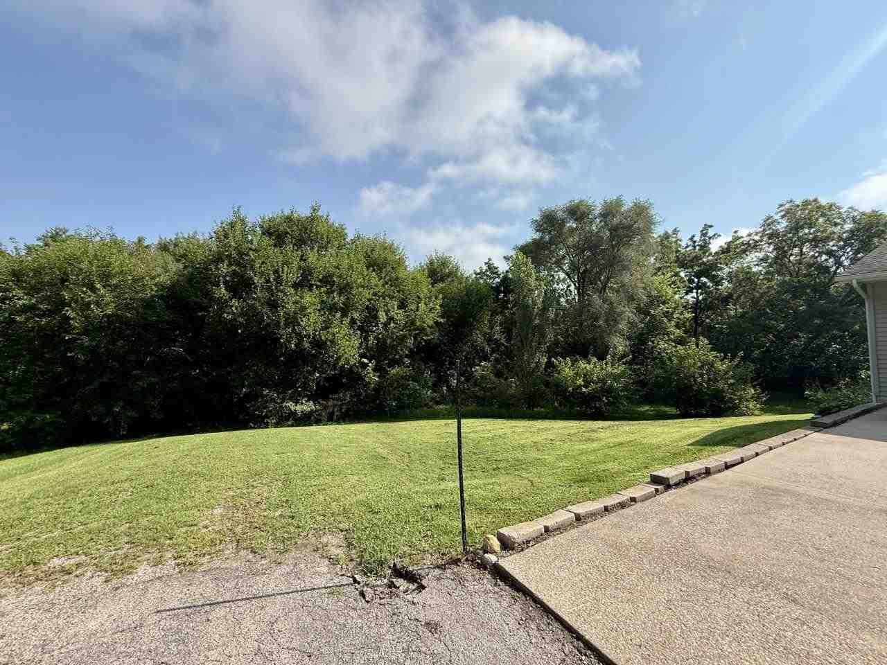 218 S High Avenue Oxford IA 52322