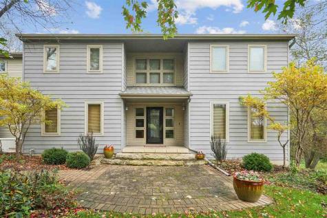 17 Briar Ridge Drive NE Iowa City IA 52240