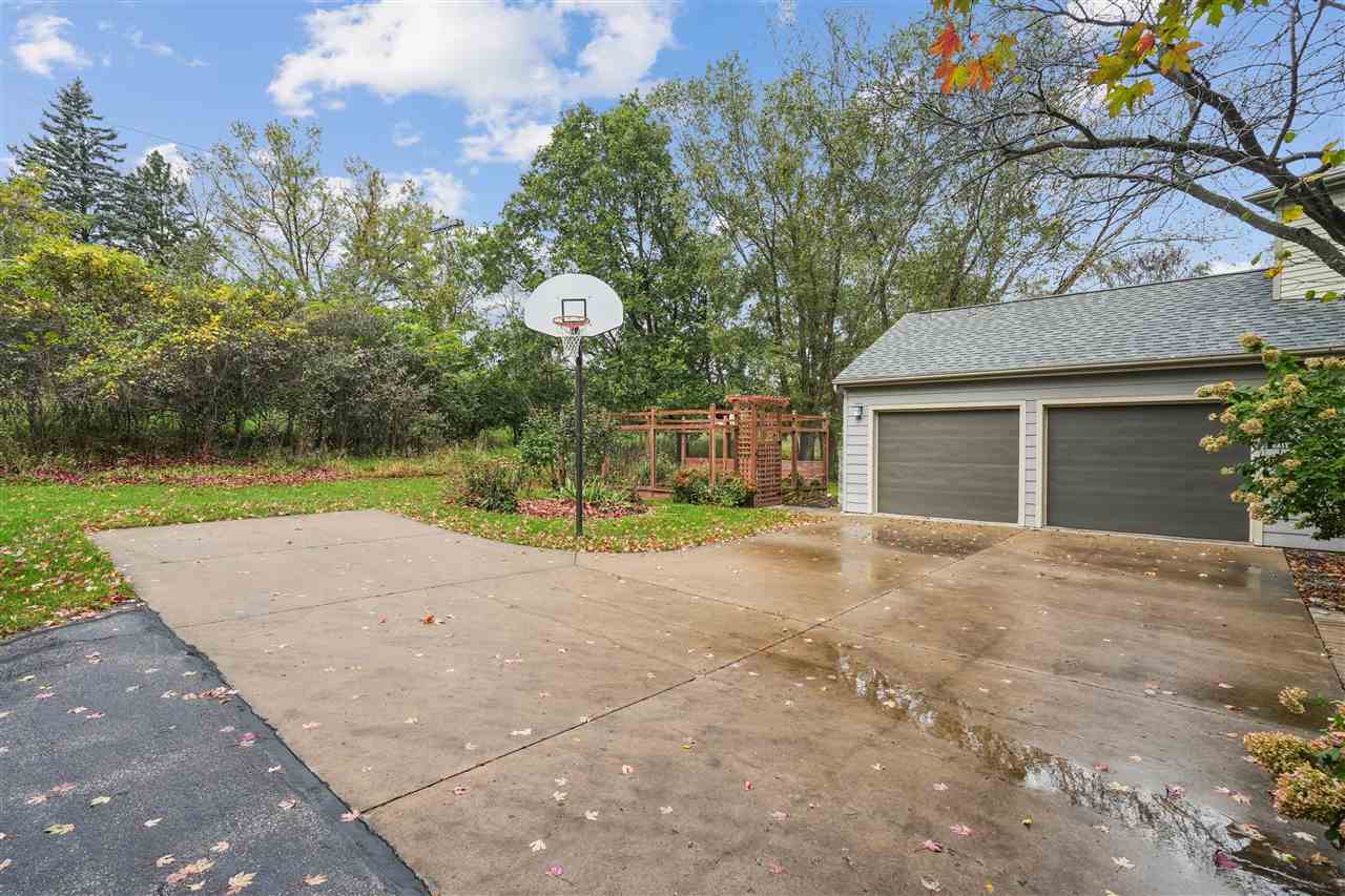 17 Briar Ridge Drive NE Iowa City IA 52240