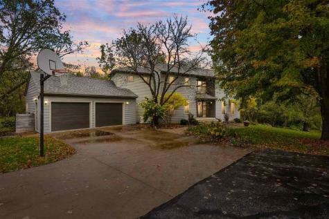 17 Briar Ridge Drive NE Iowa City IA 52240