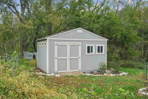 17 Briar Ridge Drive NE Iowa City IA 52240