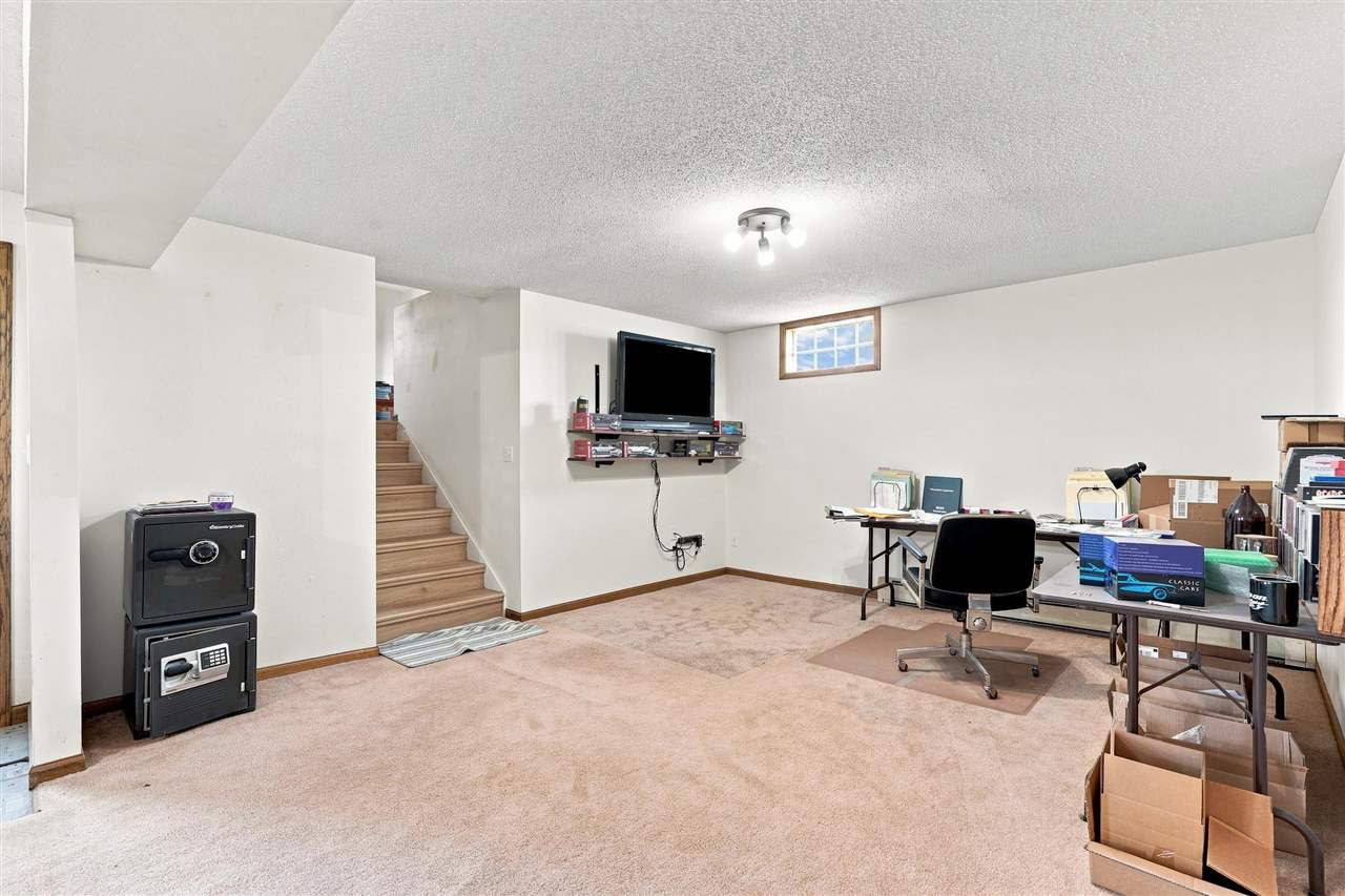 2960 160th Street Riverside IA 52327