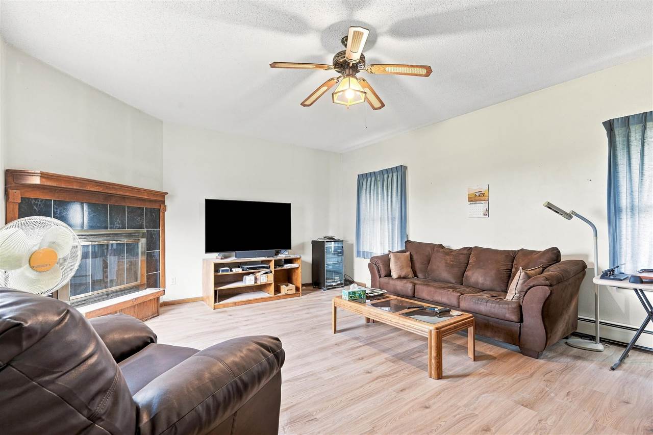2960 160th Street Riverside IA 52327