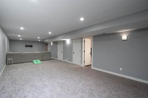 2520 Shaman Avenue Cedar Rapids IA 52404