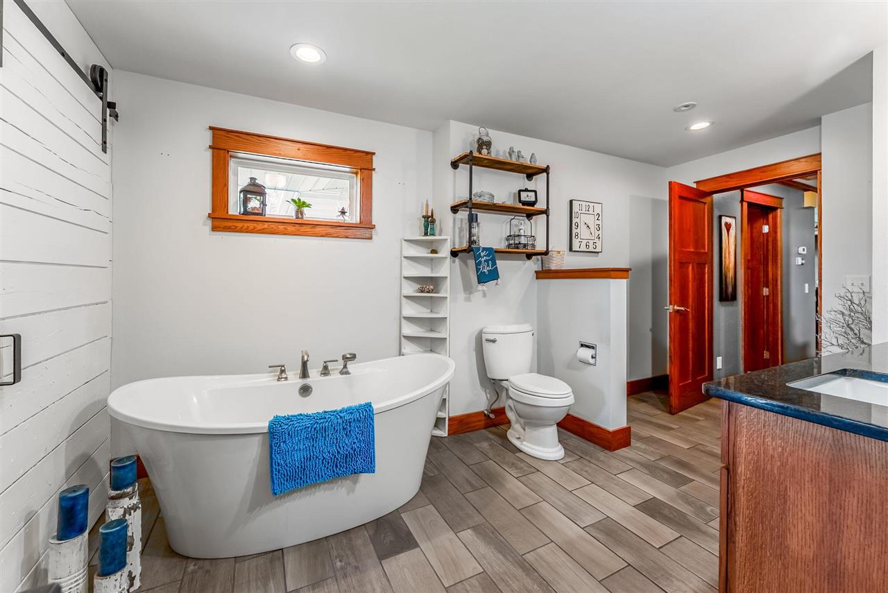 2390 Spruce Avenue Washington IA 52353