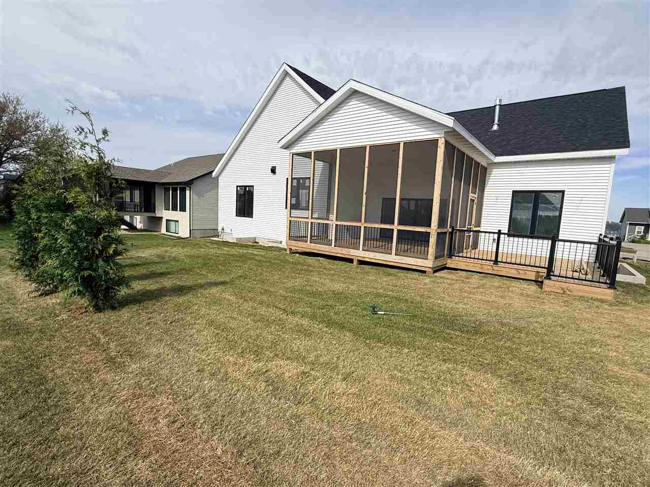 1403 Green Oak Pass Tiffin IA 52340